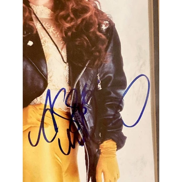 RARE - Vintage 11 x 14 Signed Alyssa Milano Photograph - Picture 6 of 9